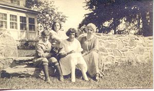 Richard, Virginia, Ruth & Elizabeth Borden